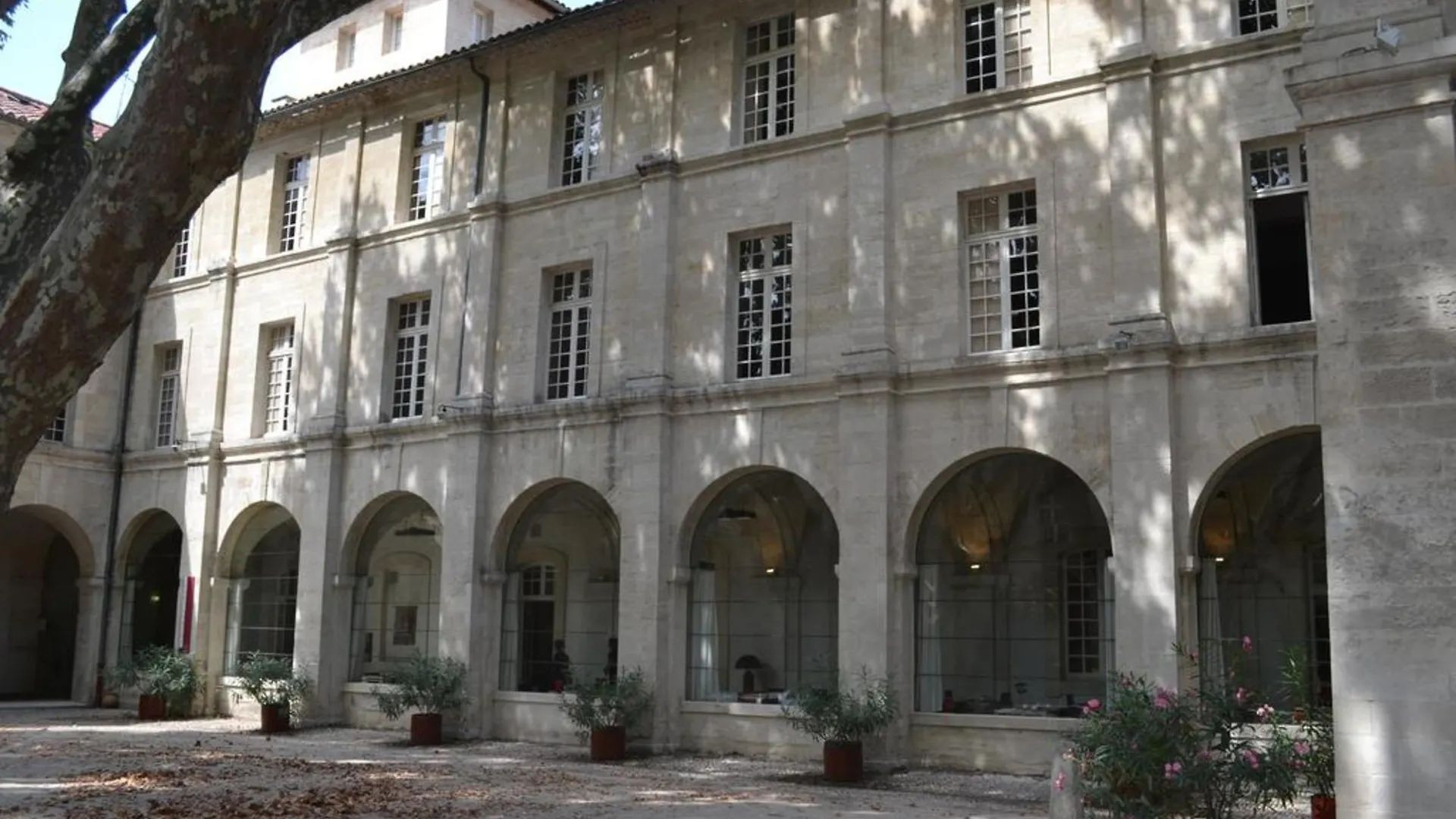Hotel Cloitre Saint Louis Aviñón
